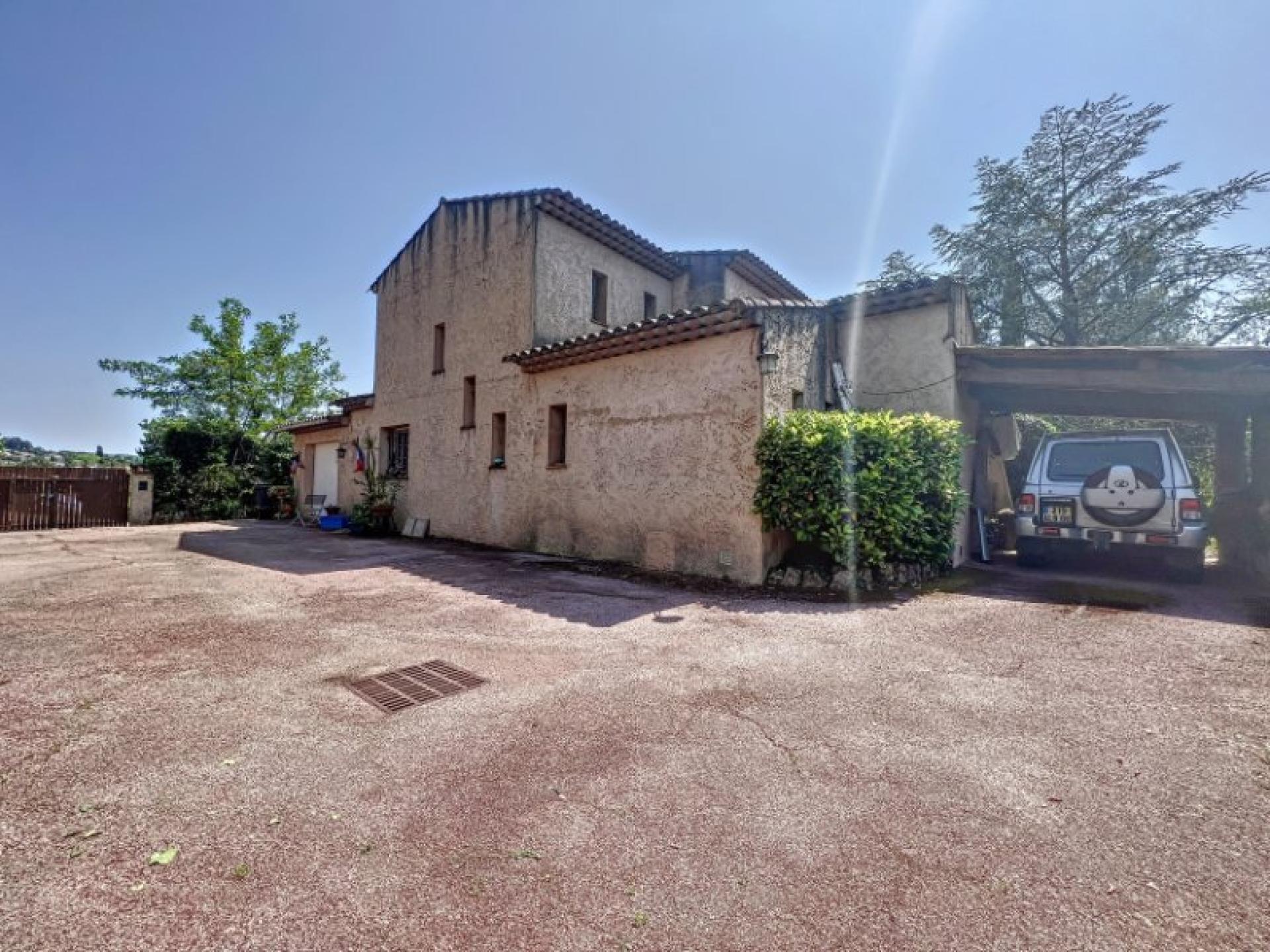 Photo 9 of the listing.