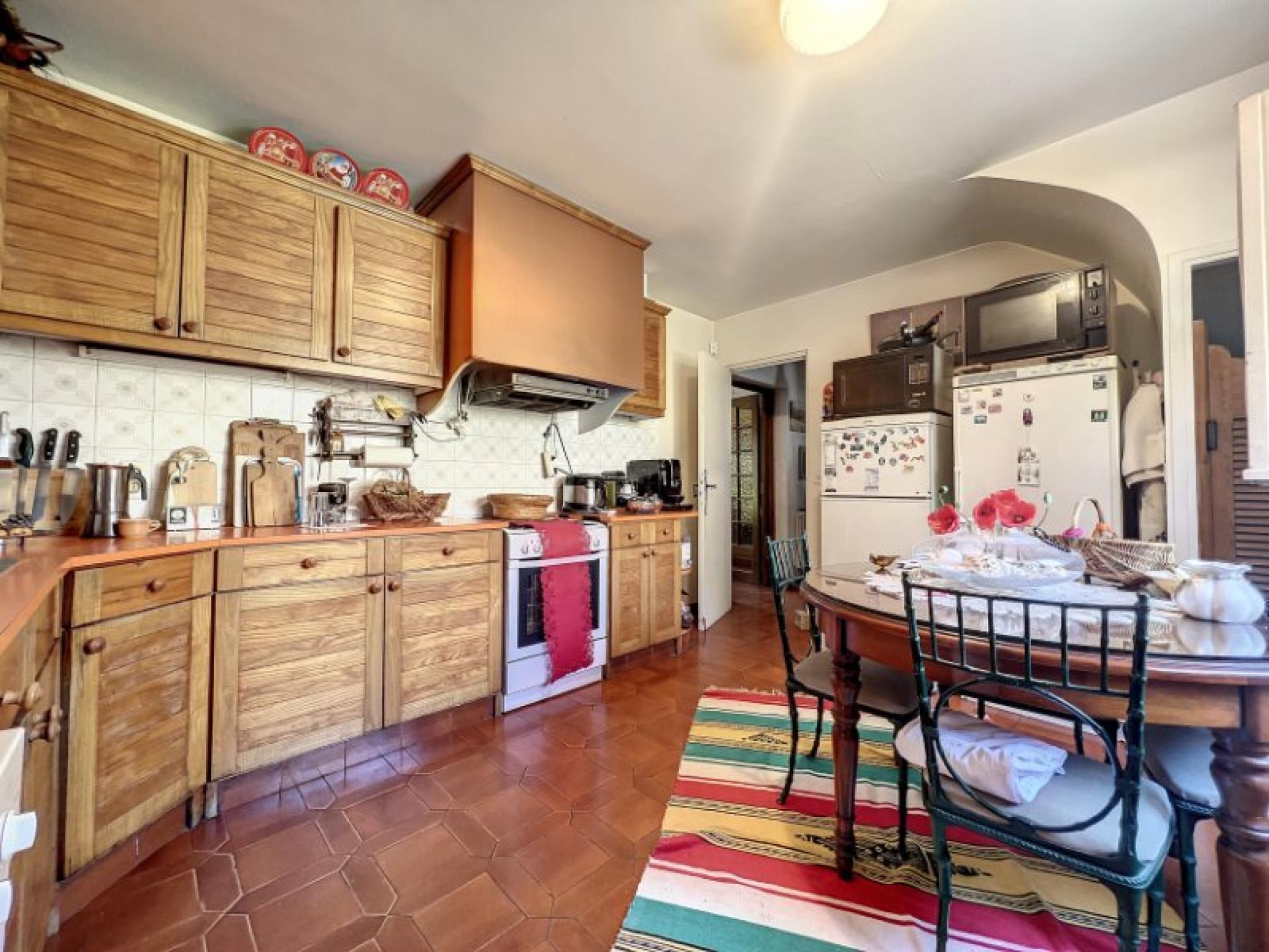 Photo 3 of the listing.