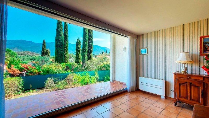 Photo 3 of the listing.