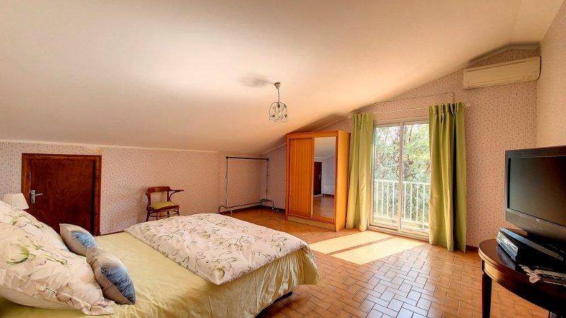 Photo 20 of the listing.