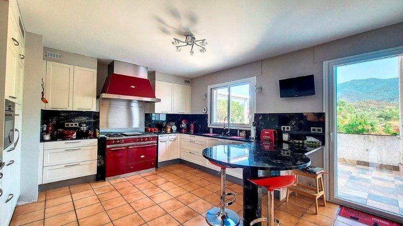 Photo 9 of the listing.