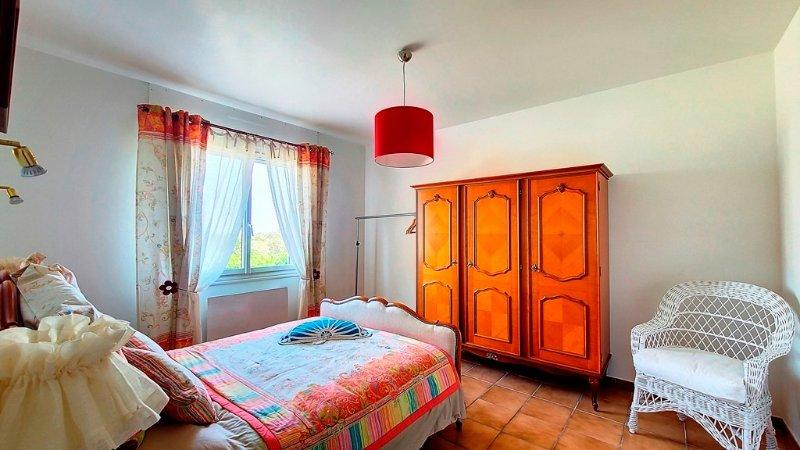 Photo 14 of the listing.