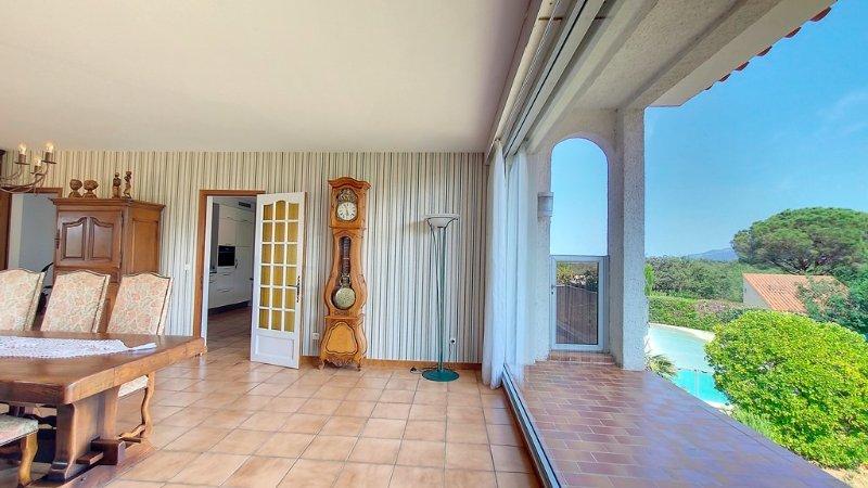 Photo 5 of the listing.