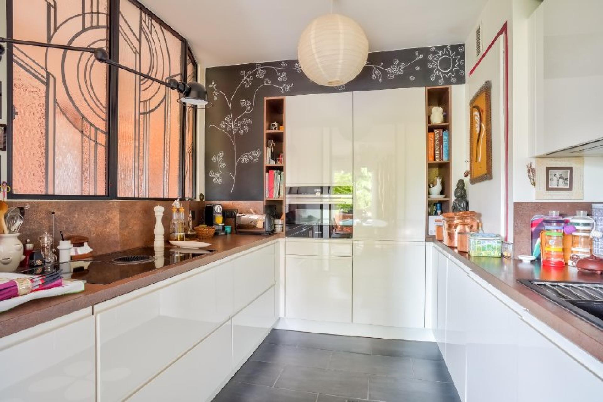 Photo 7 of the listing.