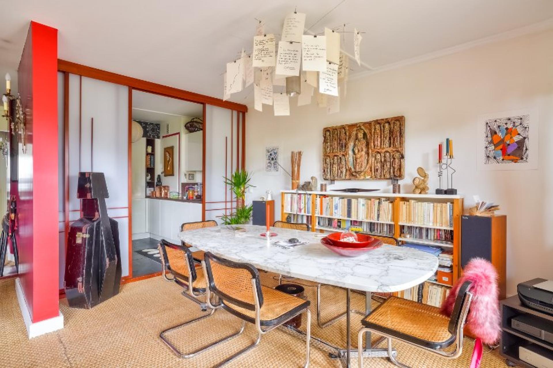 Photo 6 of the listing.