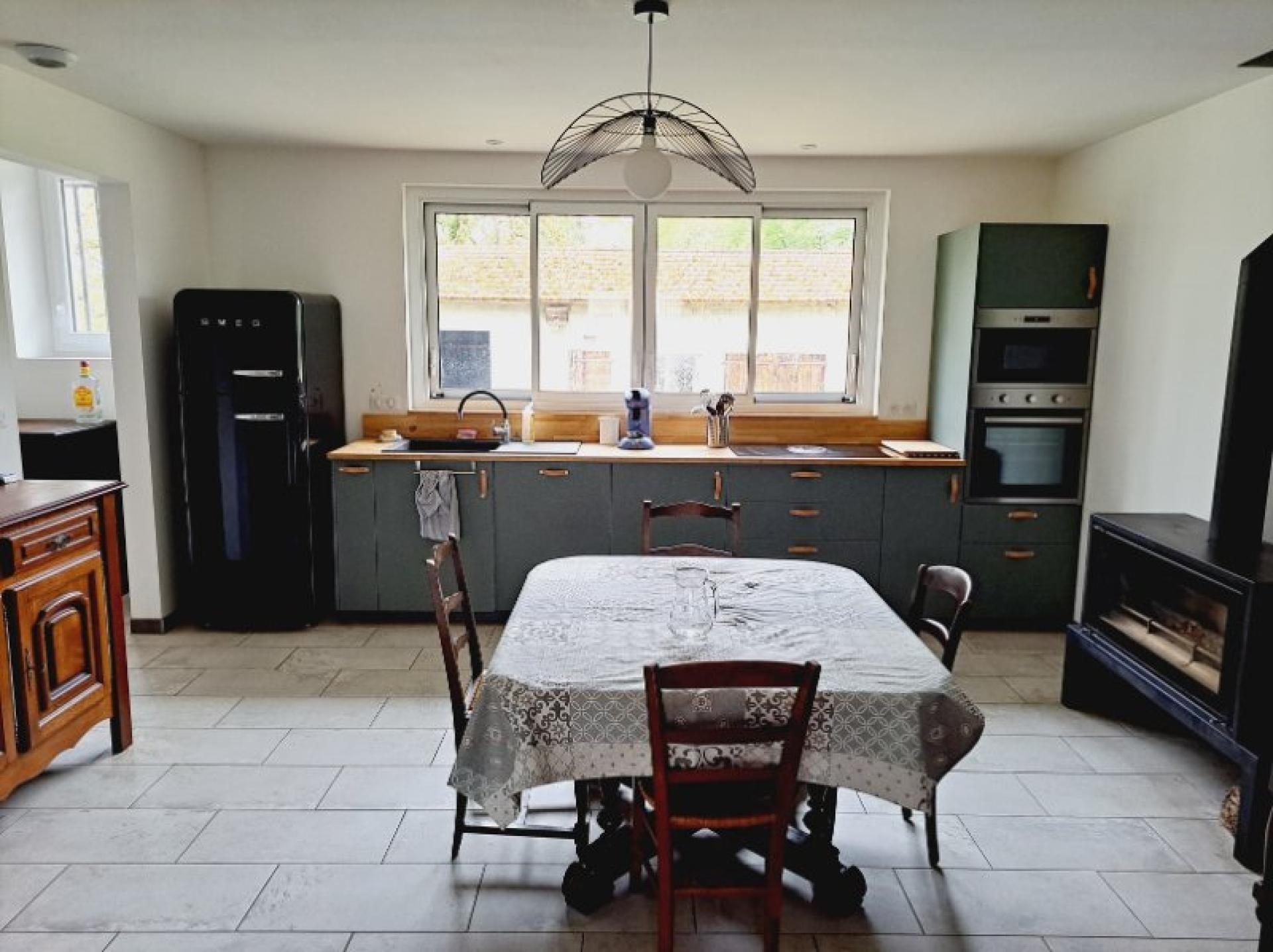 Photo 3 of the listing.