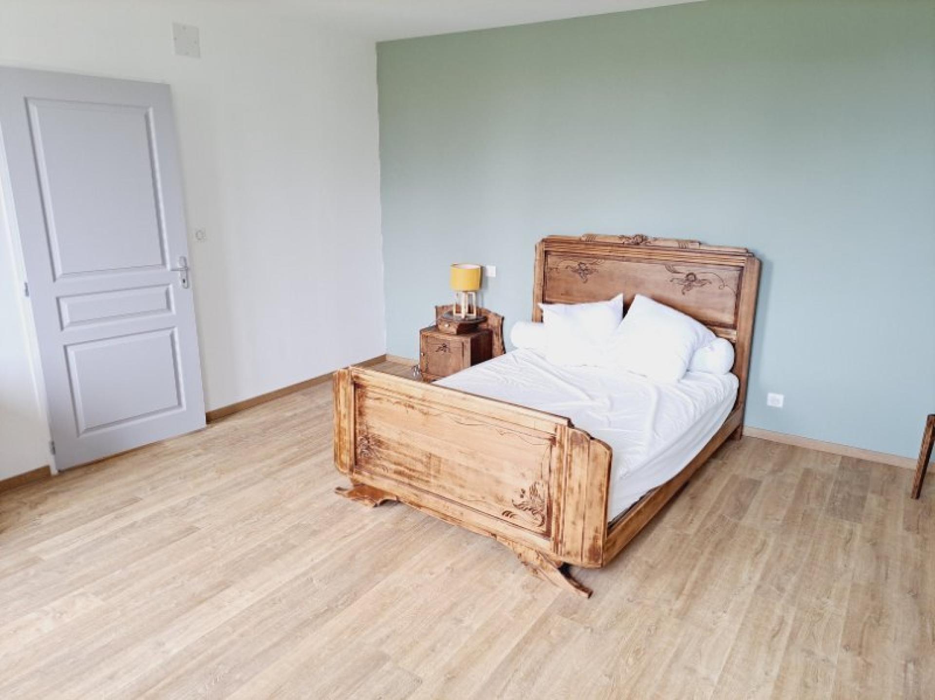 Photo 10 of the listing.