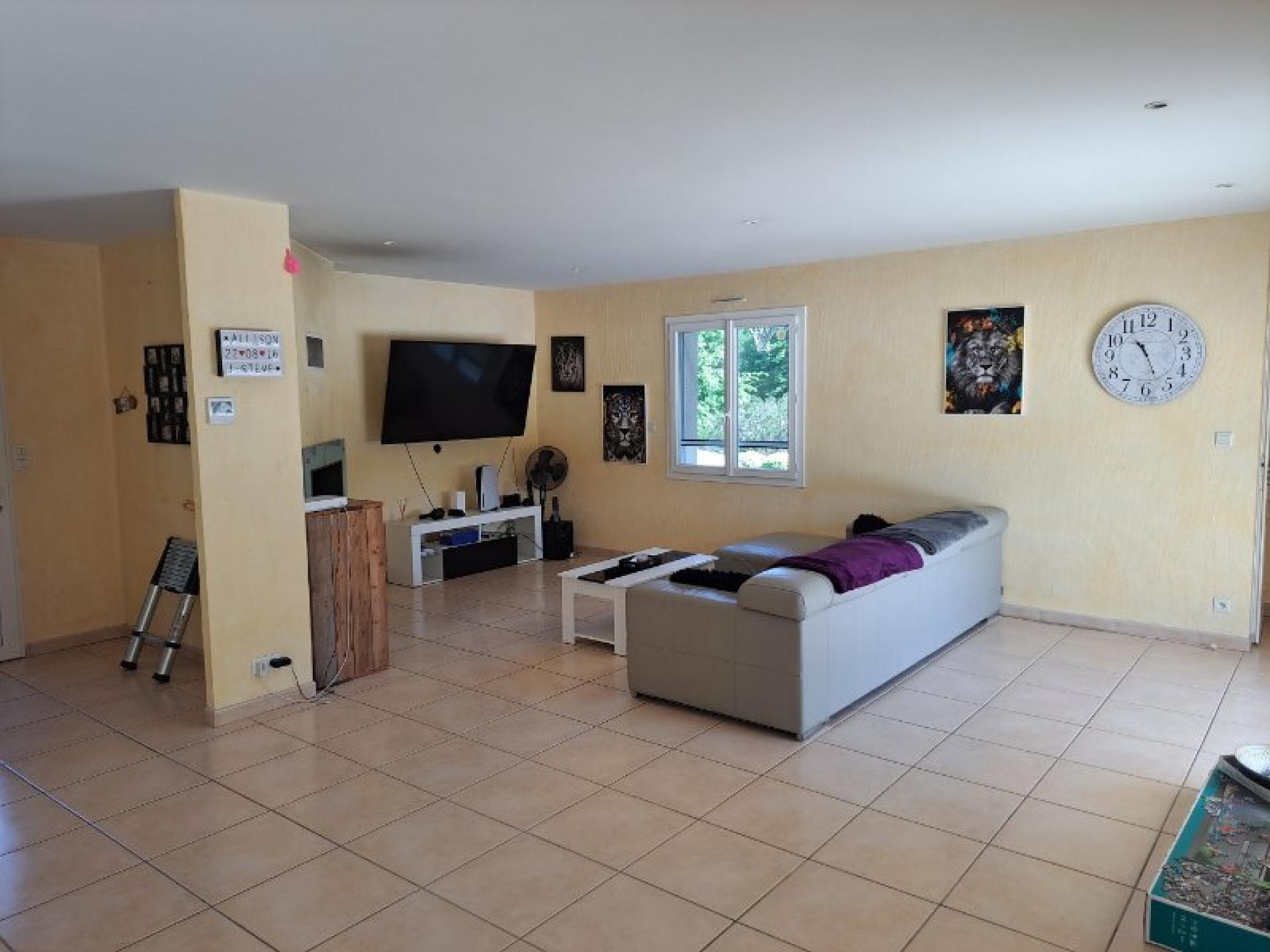 Photo 13 of the listing.