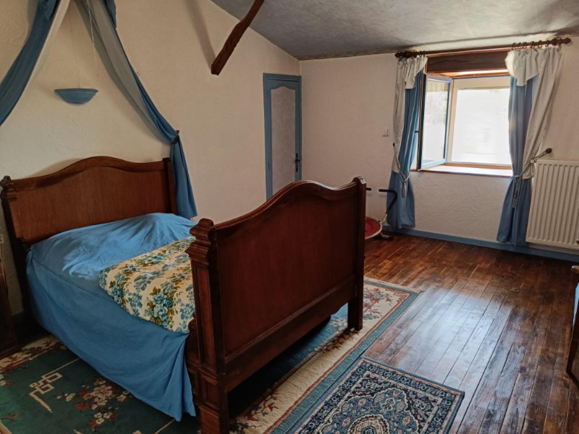 Photo 16 of the listing.