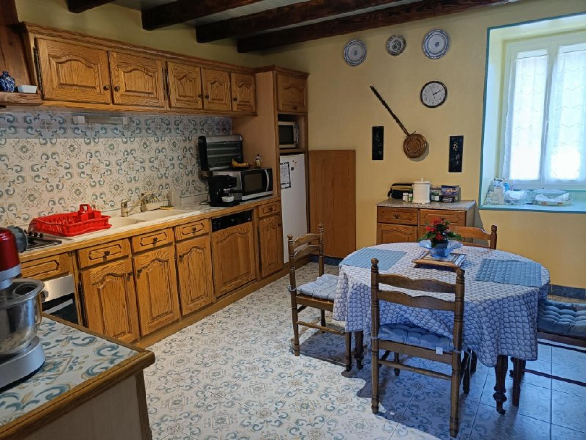 Photo 11 of the listing.