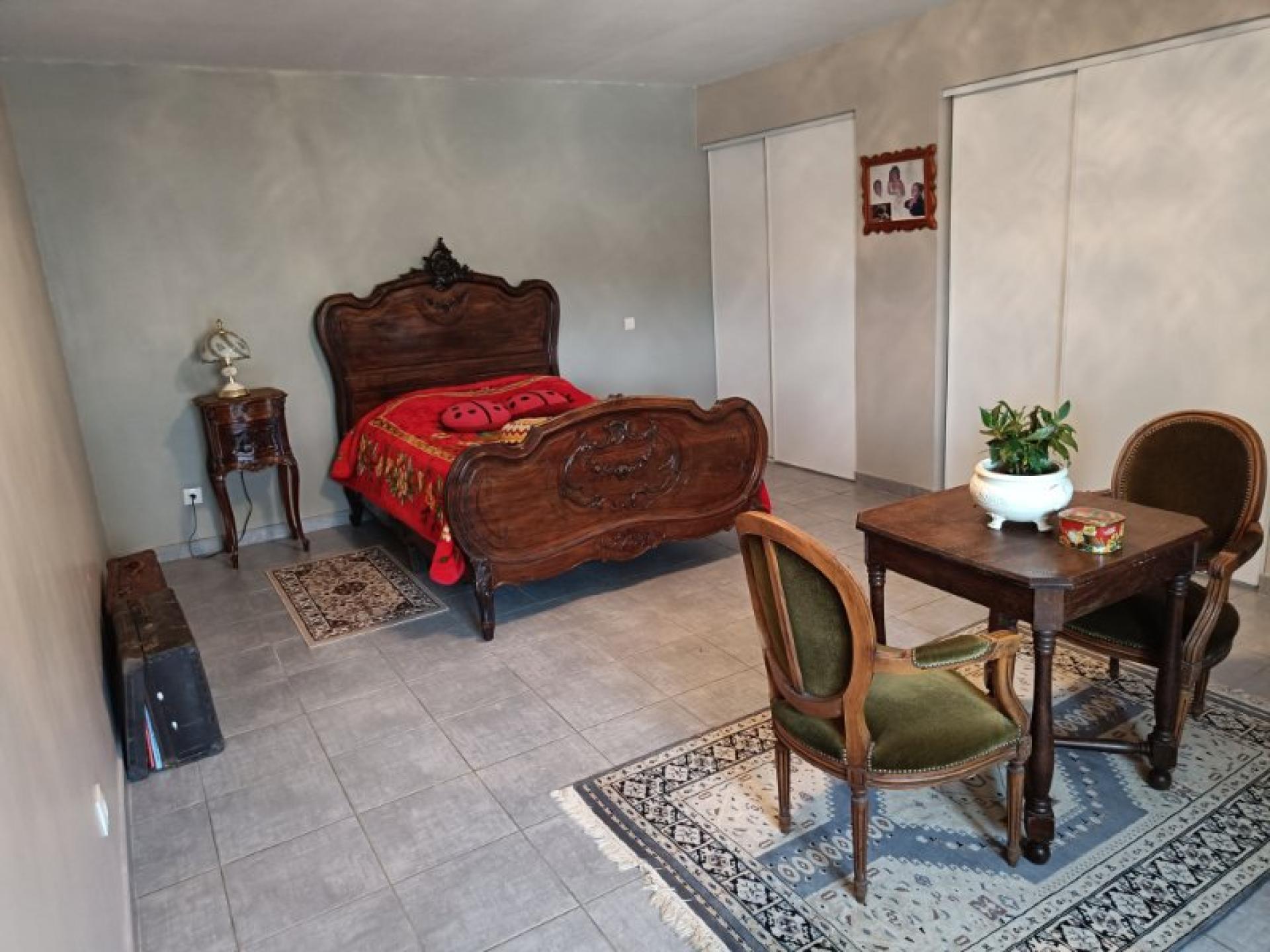 Photo 14 of the listing.