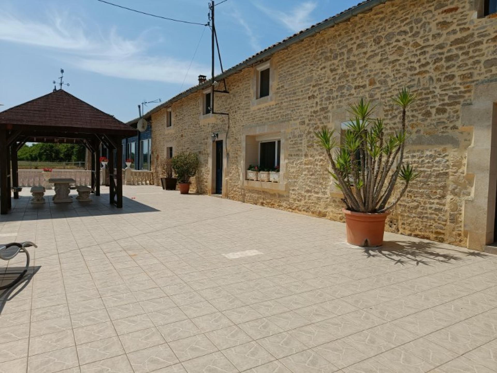 Photo 3 of the listing.