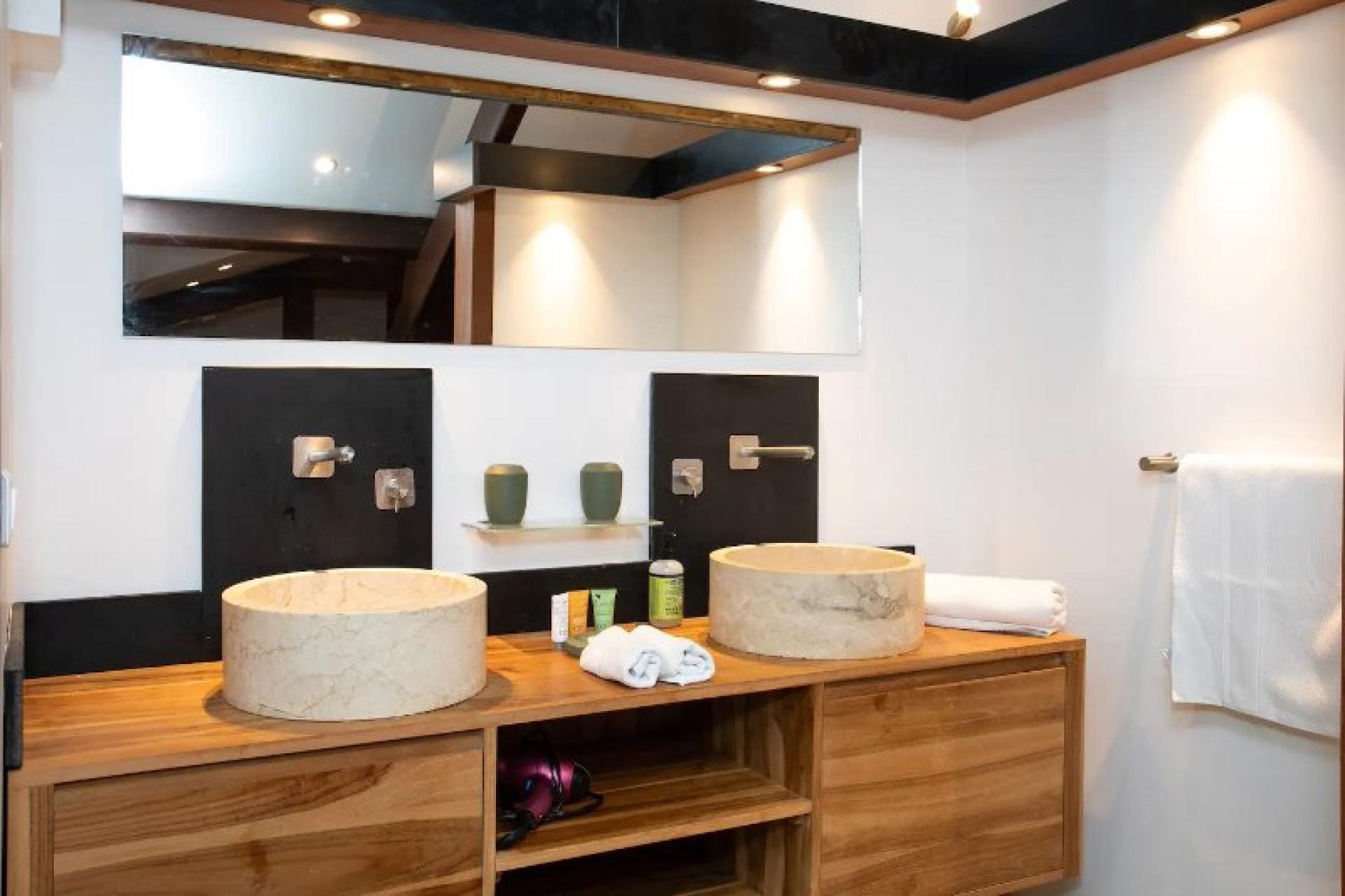 Photo 12 of the listing.