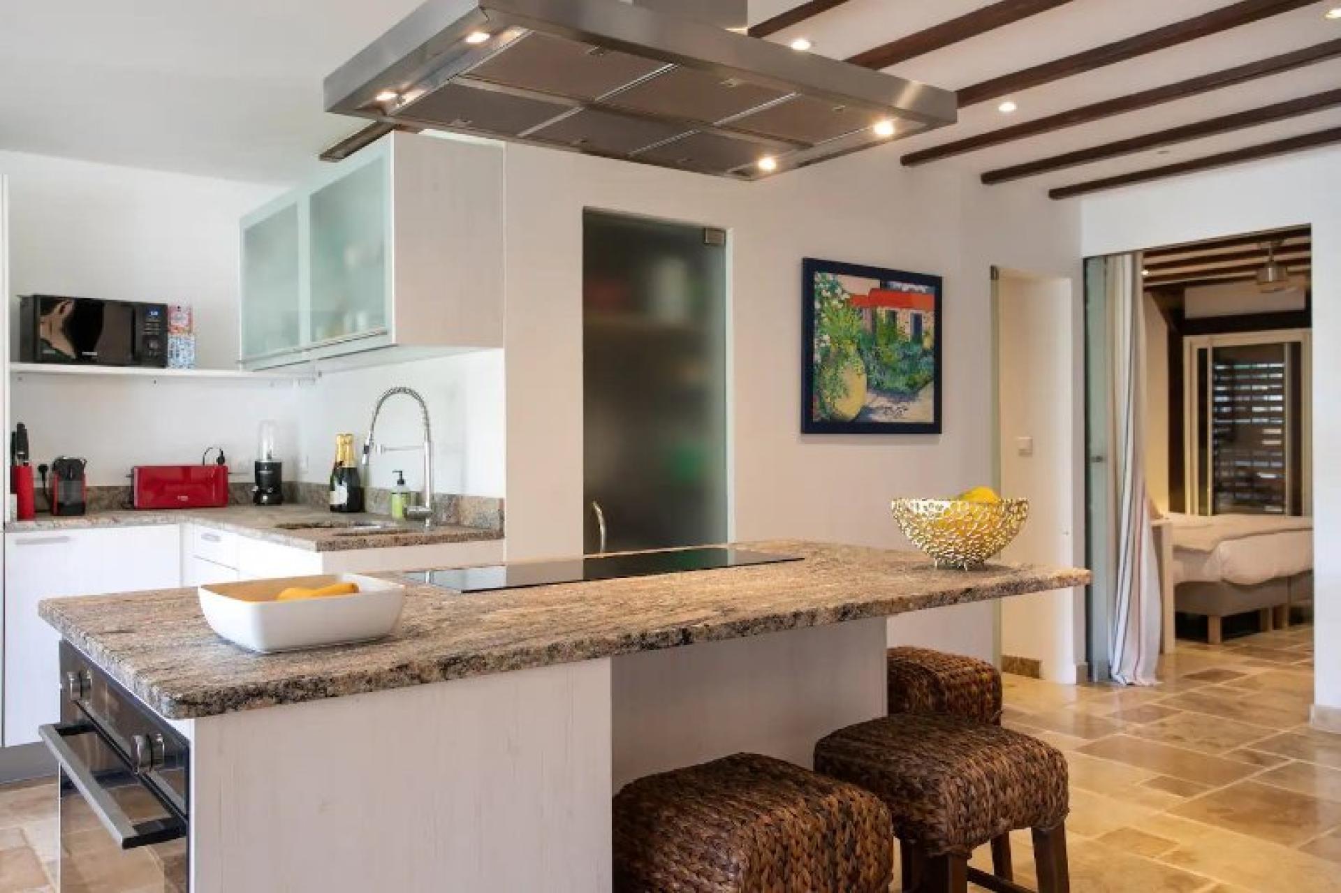 Photo 3 of the listing.