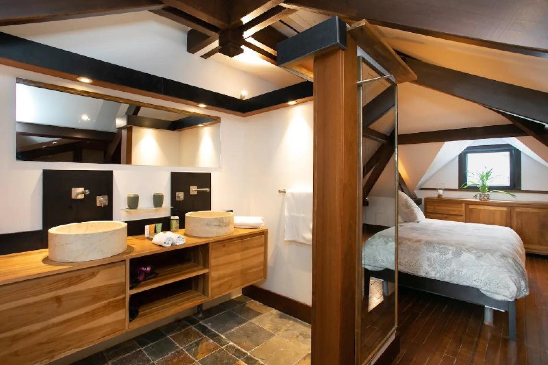 Photo 16 of the listing.