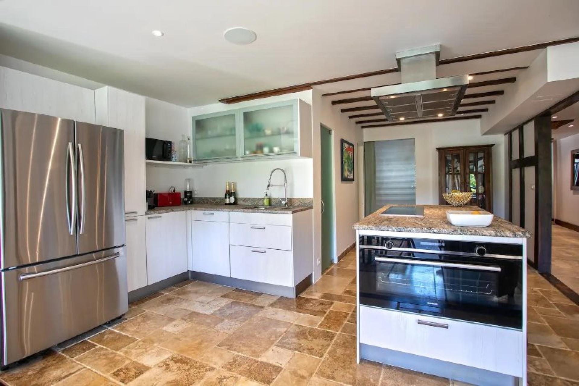 Photo 5 of the listing.