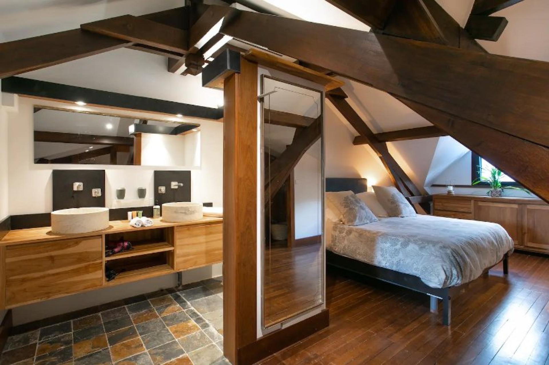 Photo 17 of the listing.