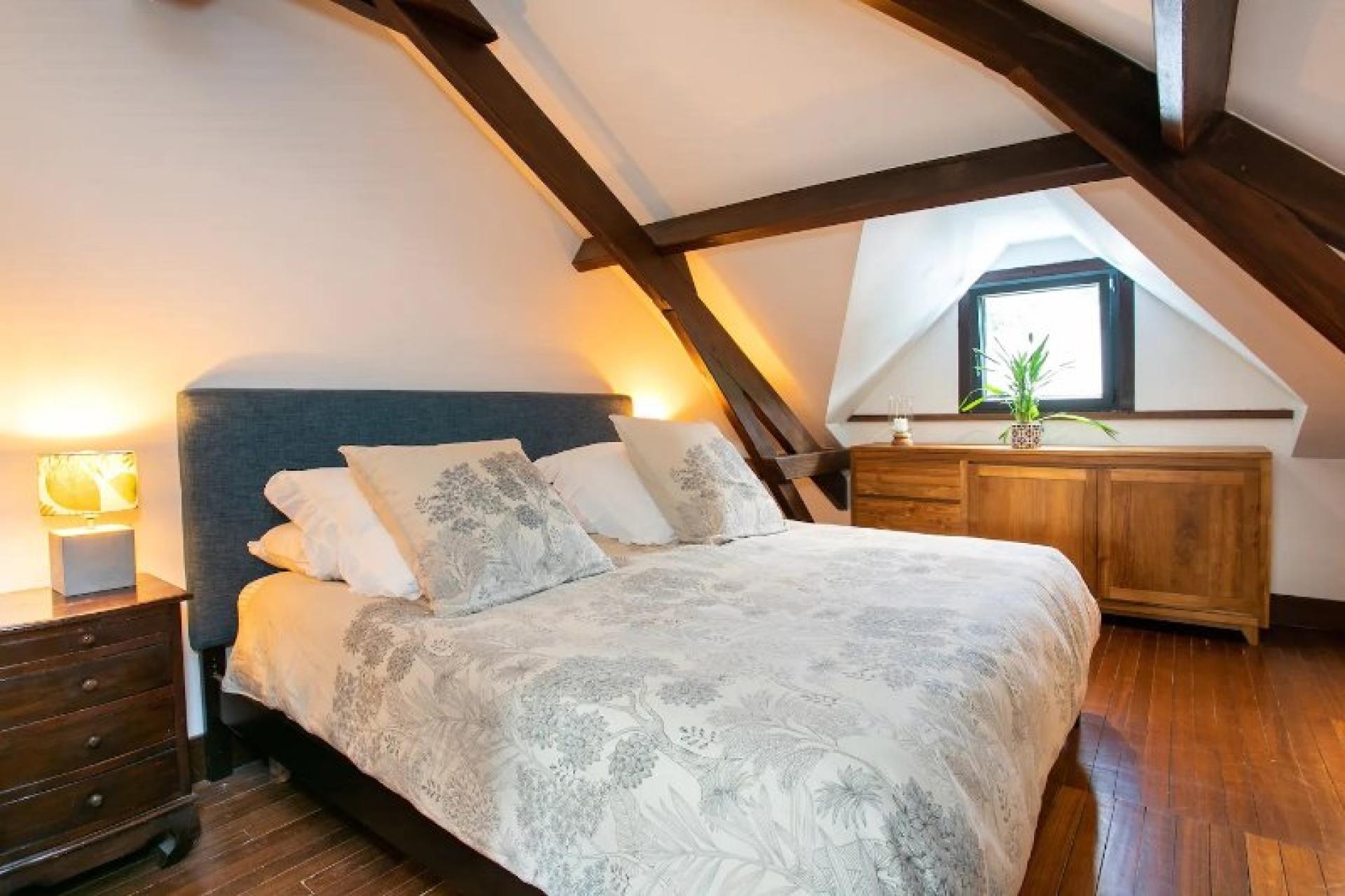 Photo 14 of the listing.