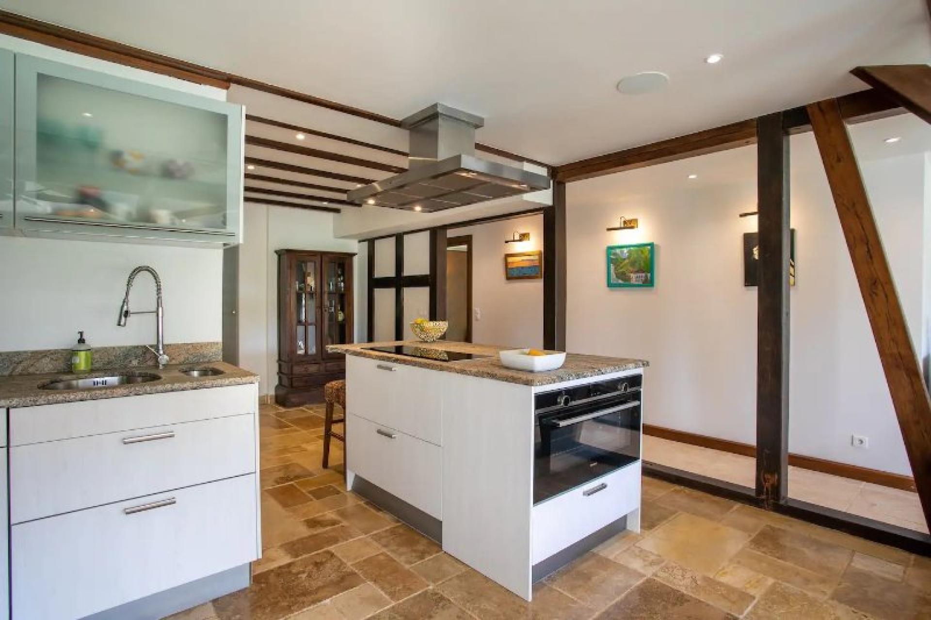 Photo 4 of the listing.