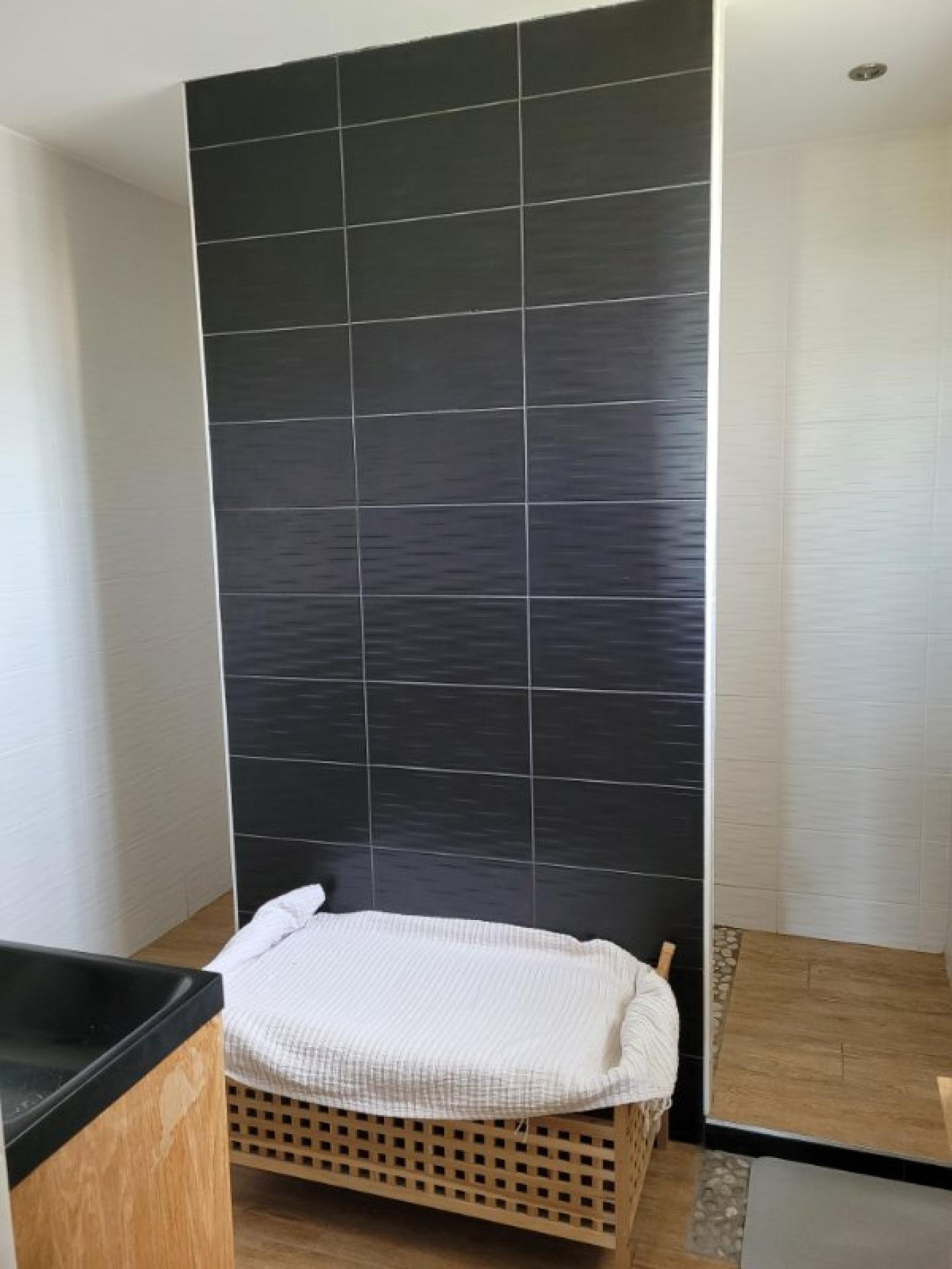 Photo 13 of the listing.