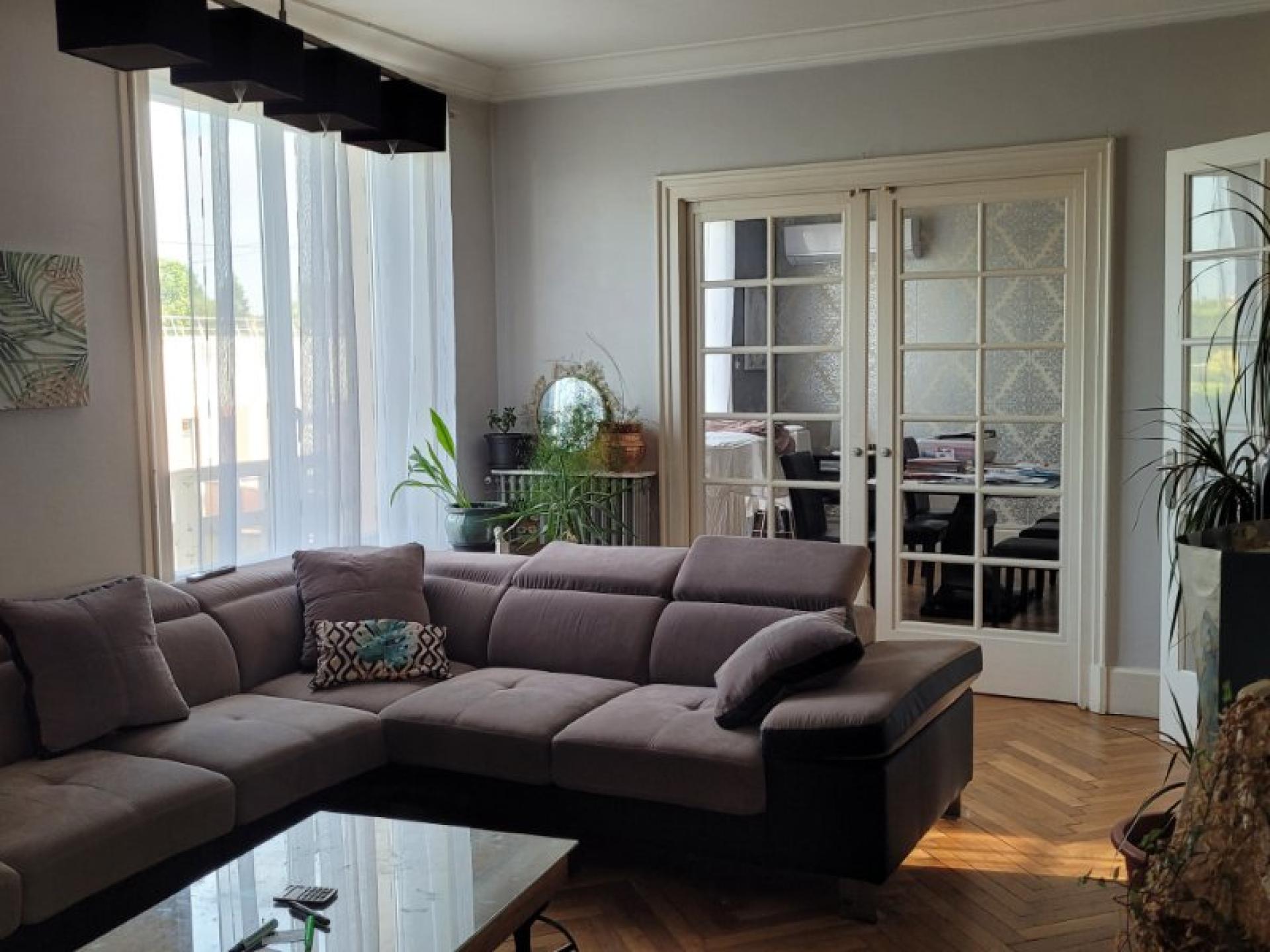 Photo 7 of the listing.