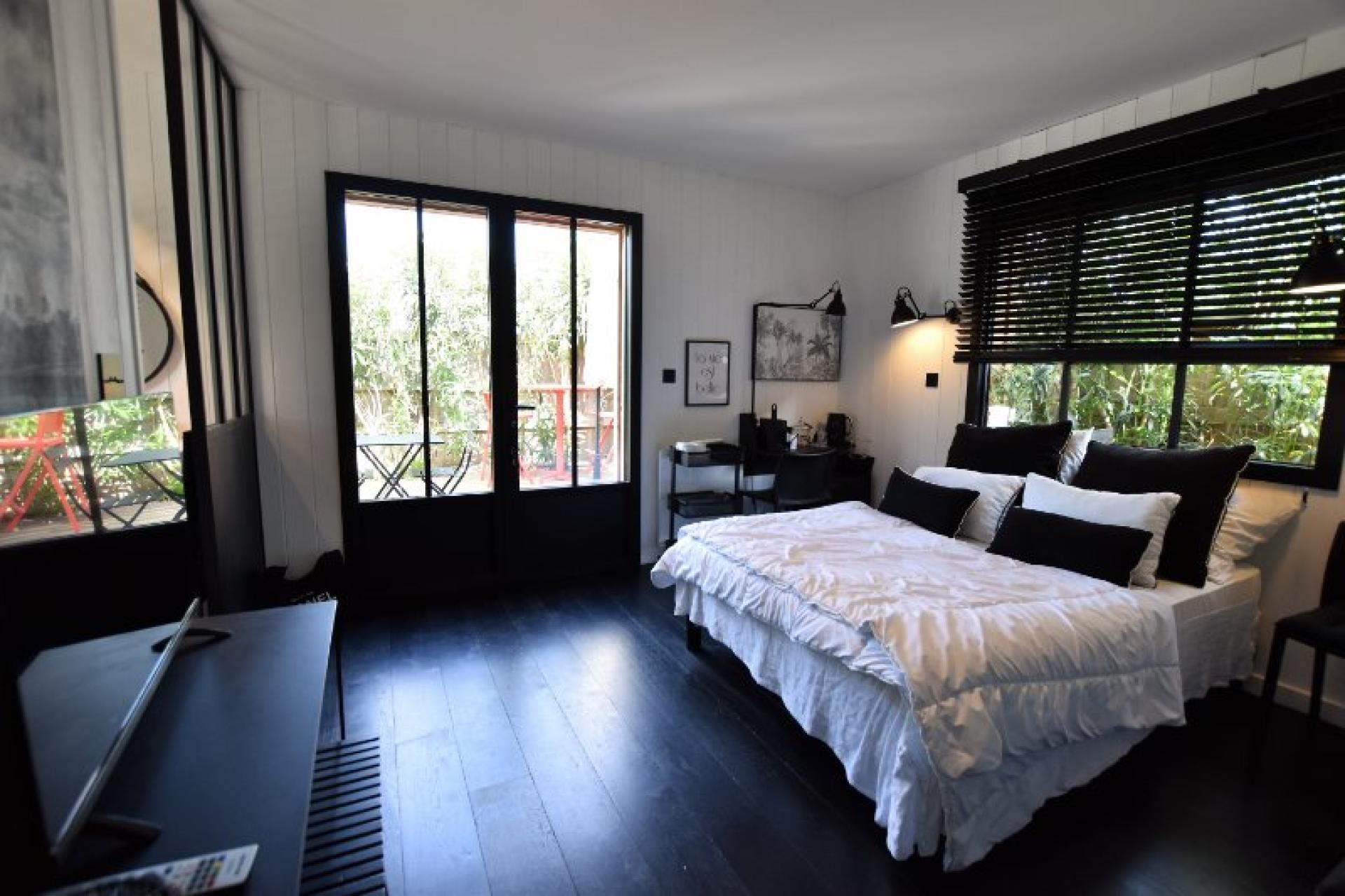 Photo 4 of the listing.