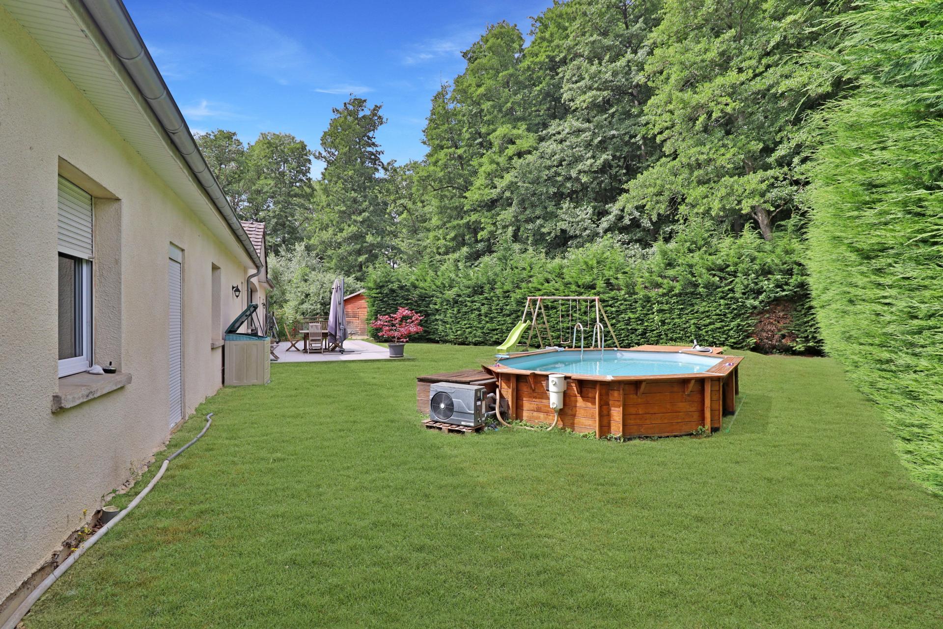 Photo 7 of the listing.