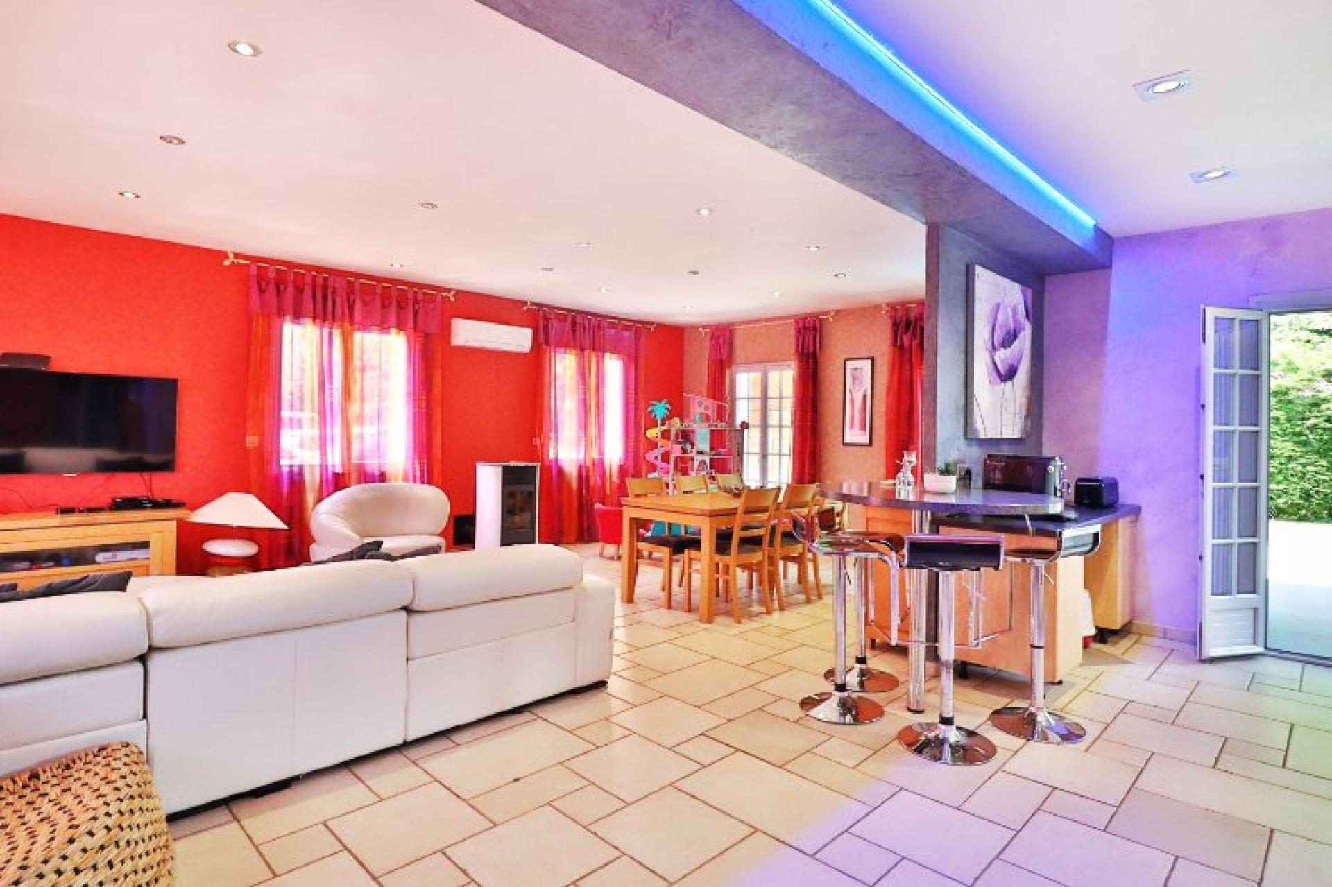 Photo 8 of the listing.