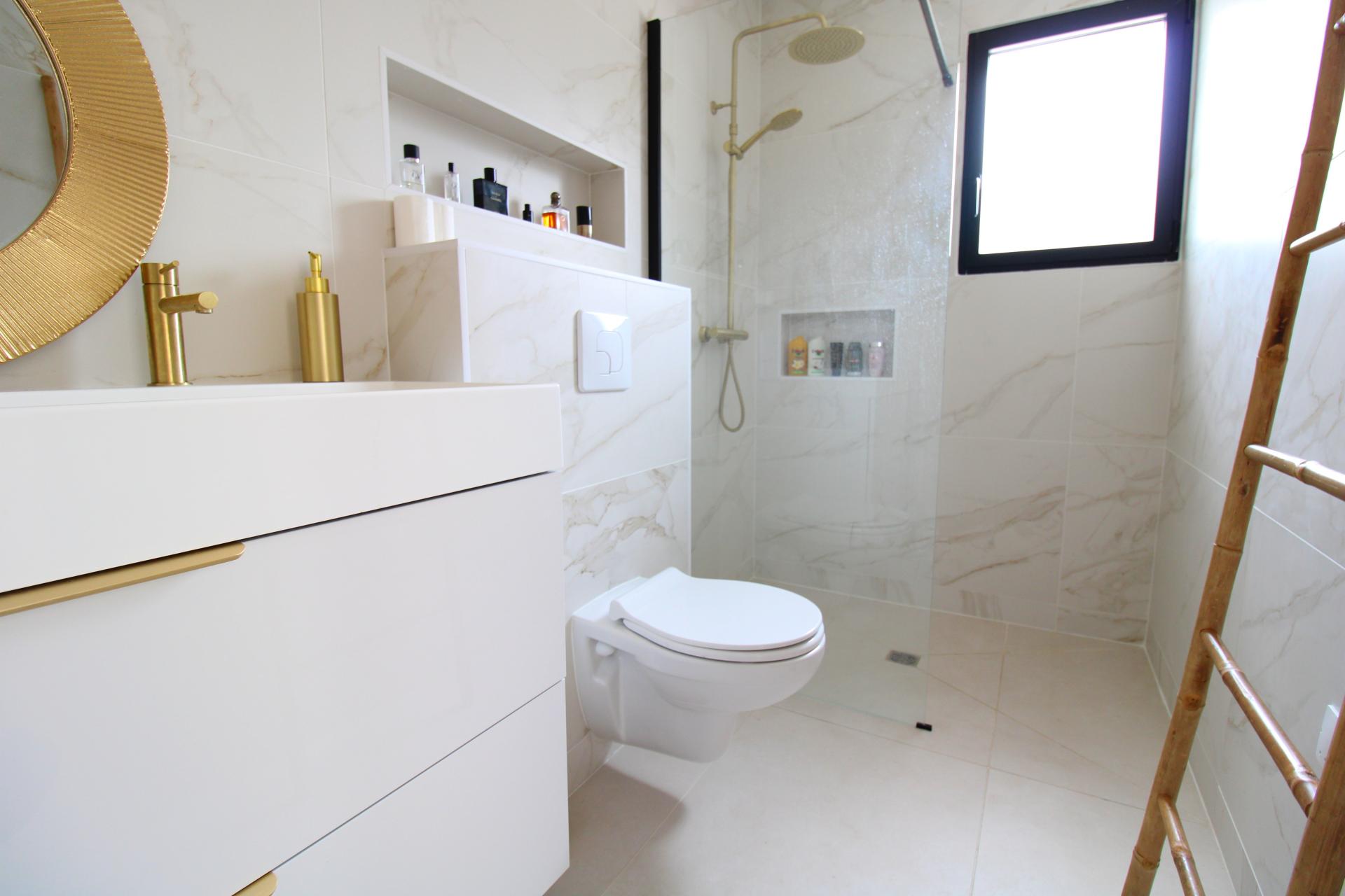 Photo 3 of the listing.