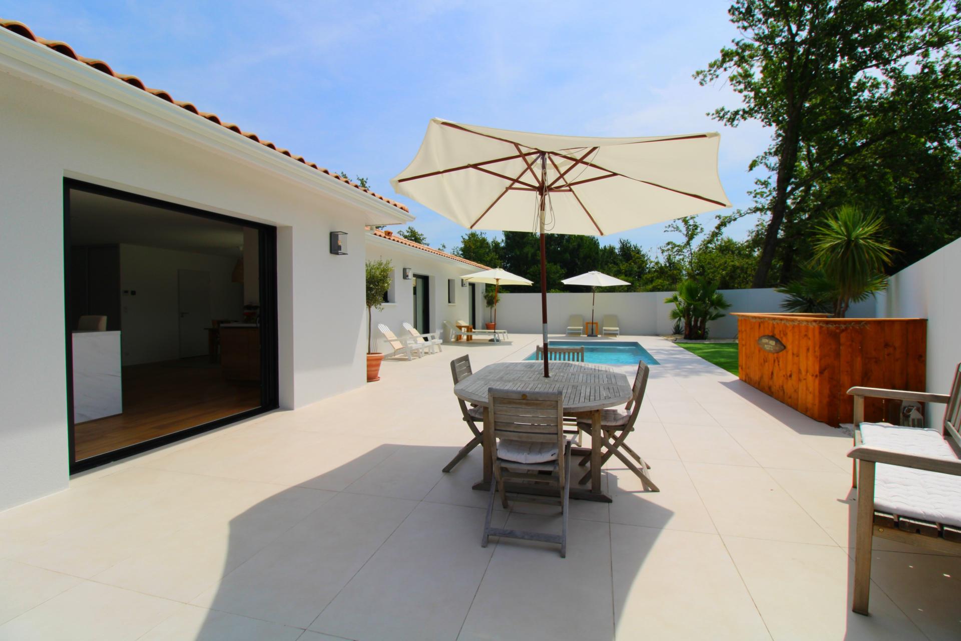 Photo 7 of the listing.