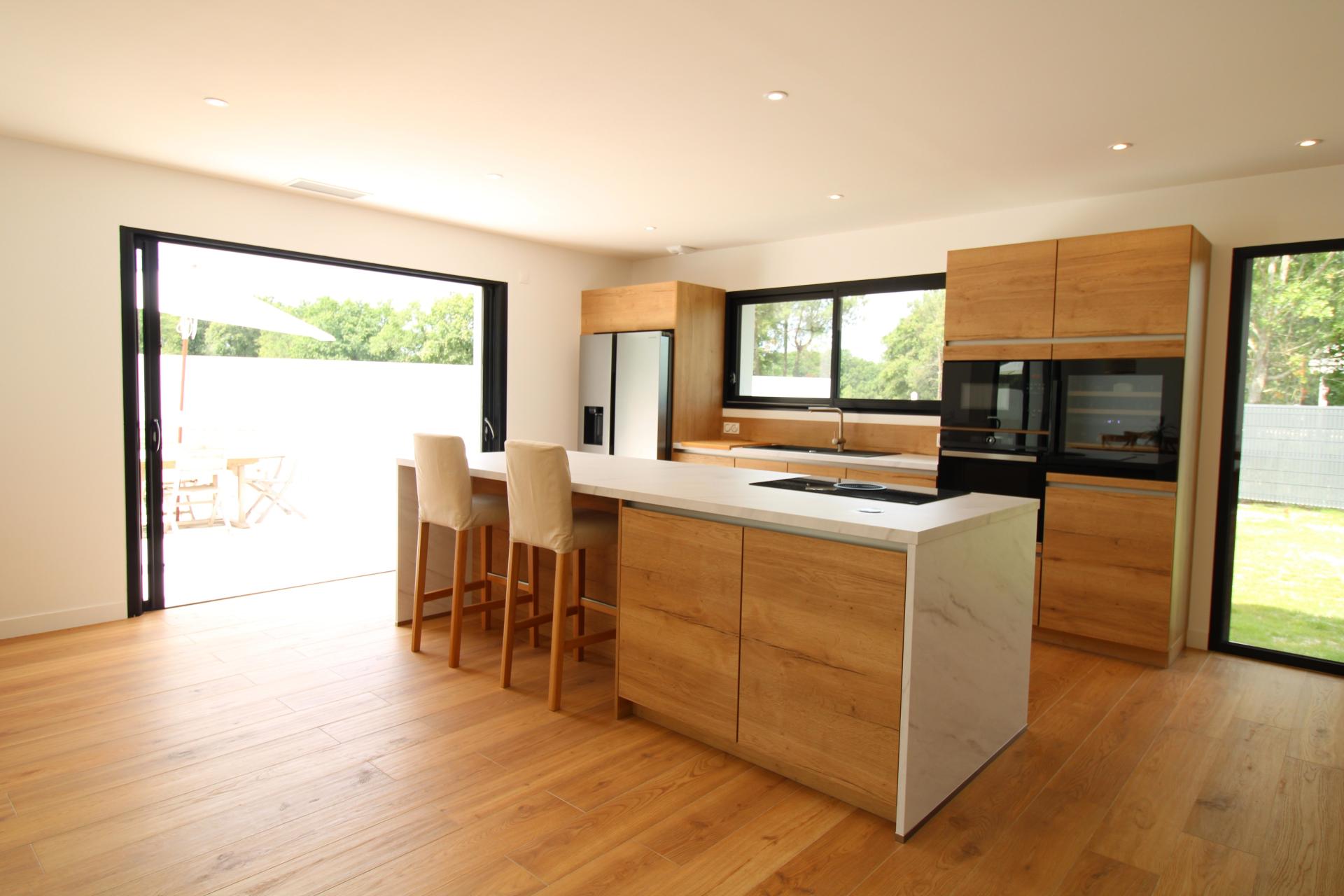 Photo 2 of the listing.