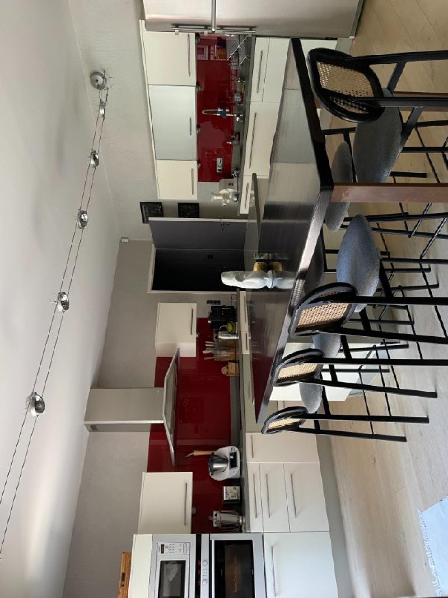 Photo 7 of the listing.