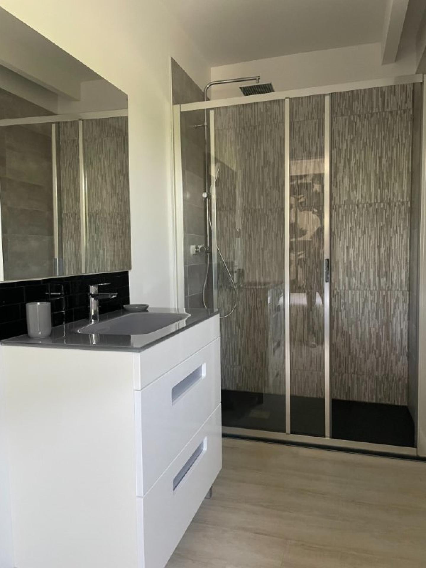 Photo 14 of the listing.