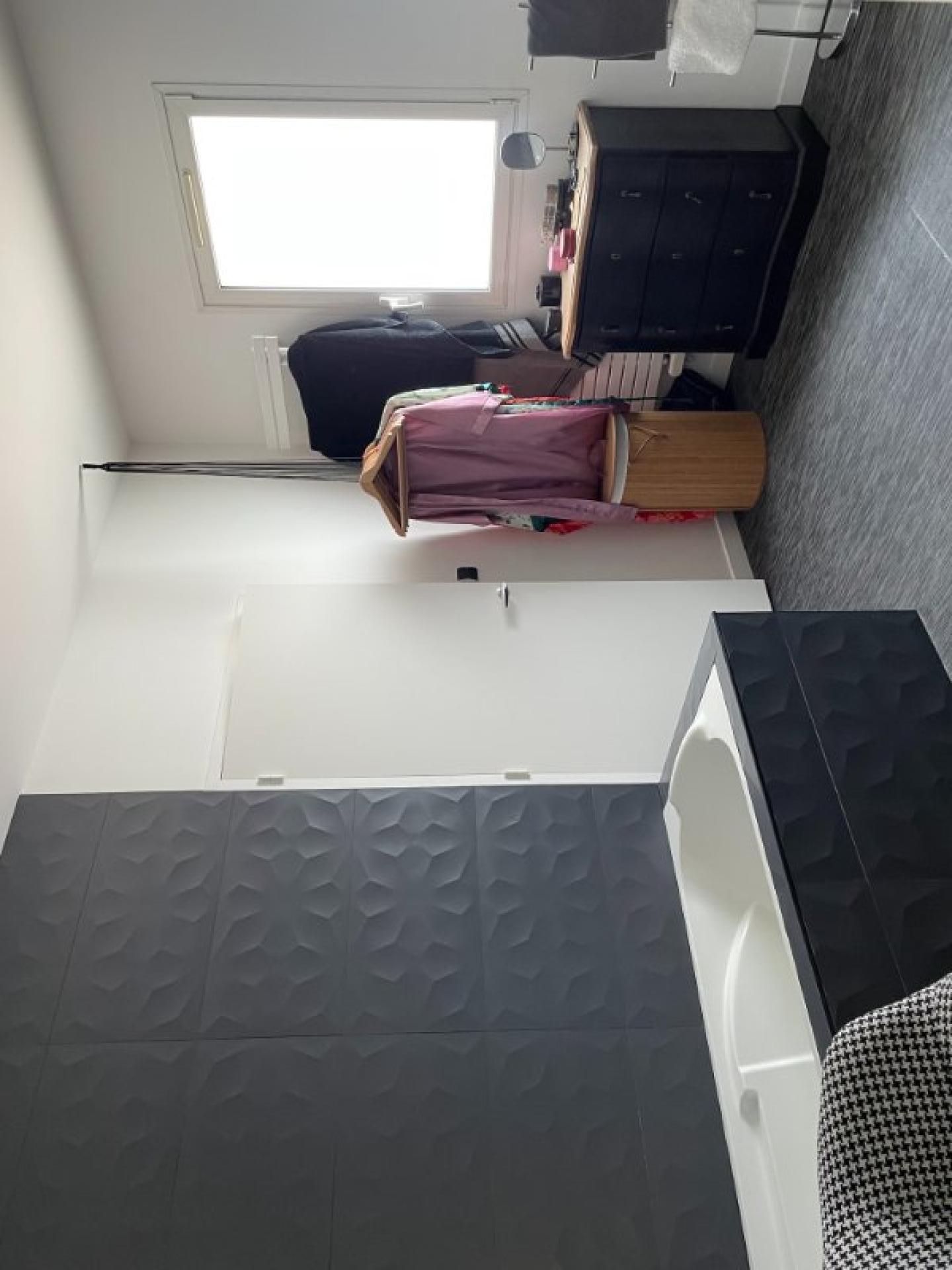 Photo 11 of the listing.