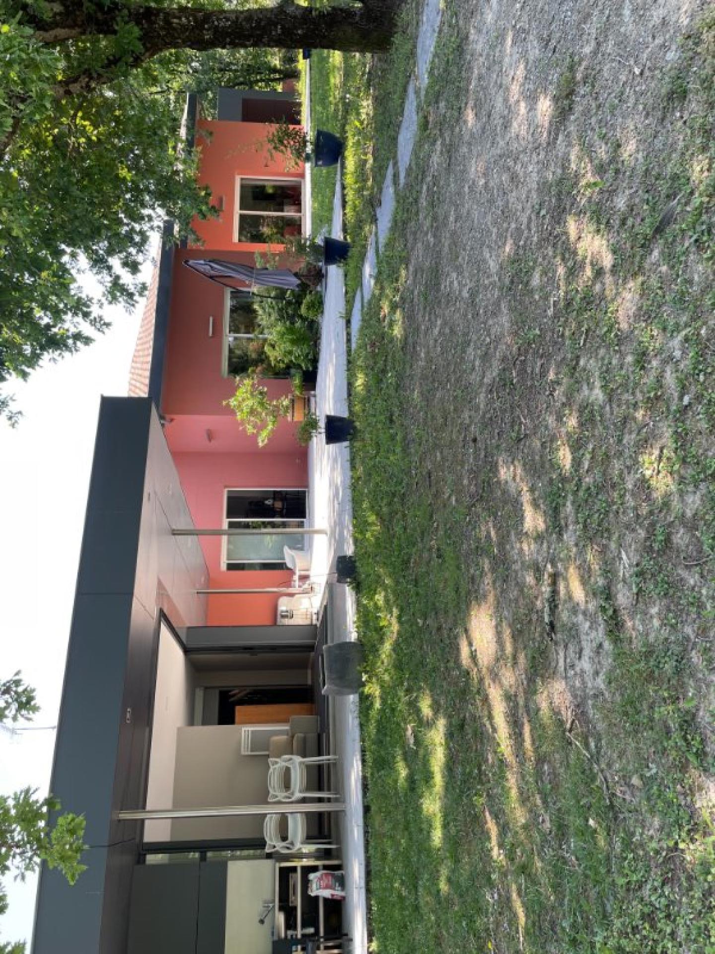 Photo 2 of the listing.