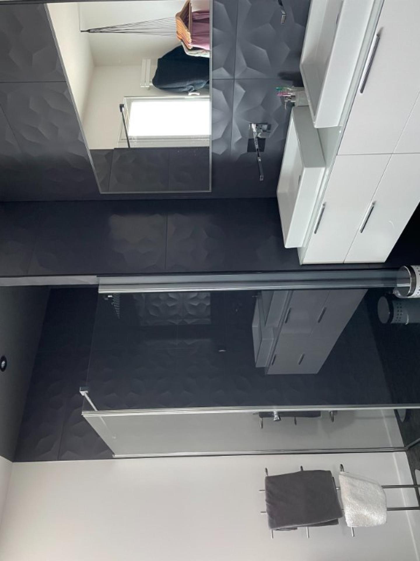 Photo 10 of the listing.