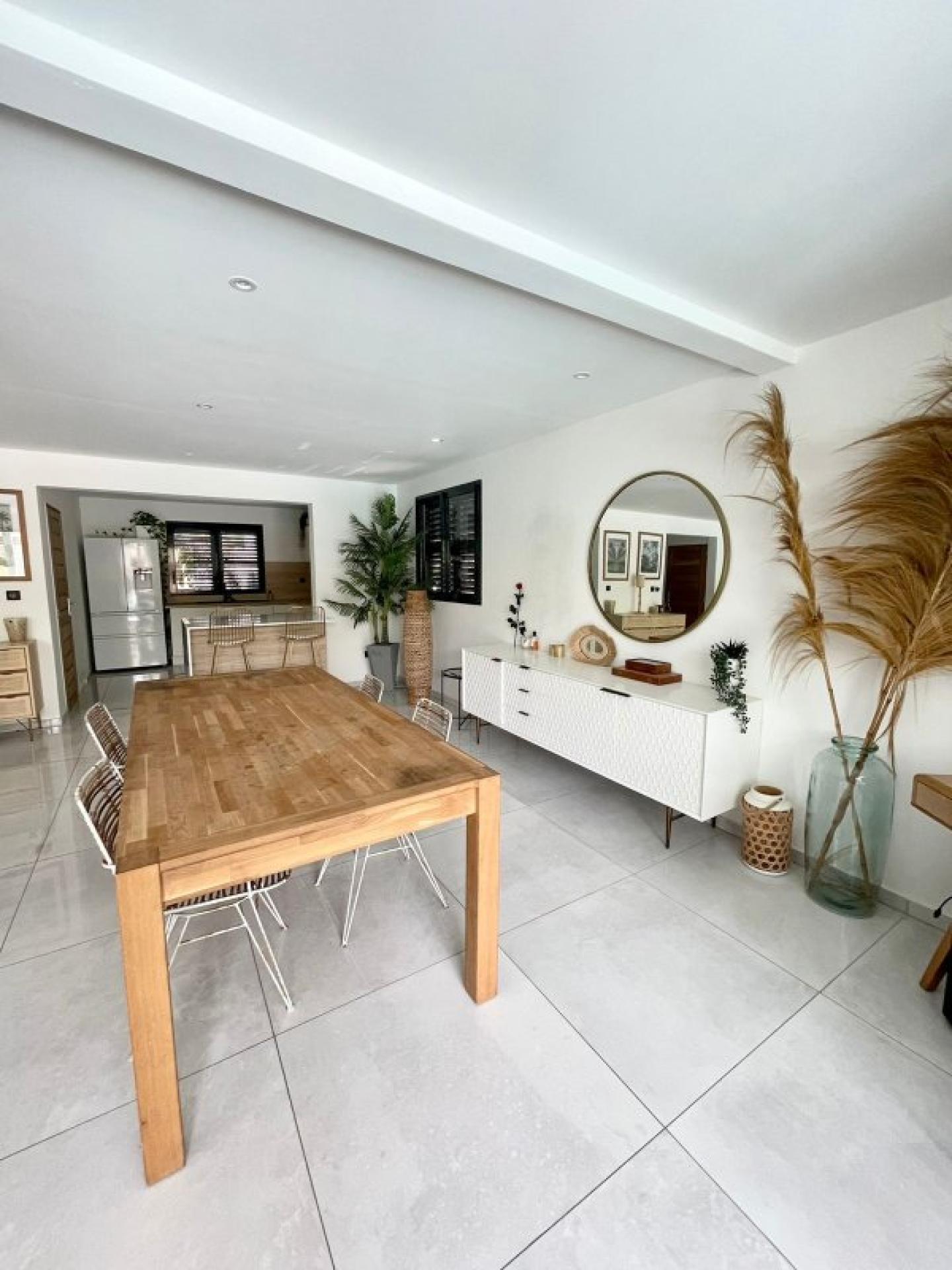 Photo 11 of the listing.