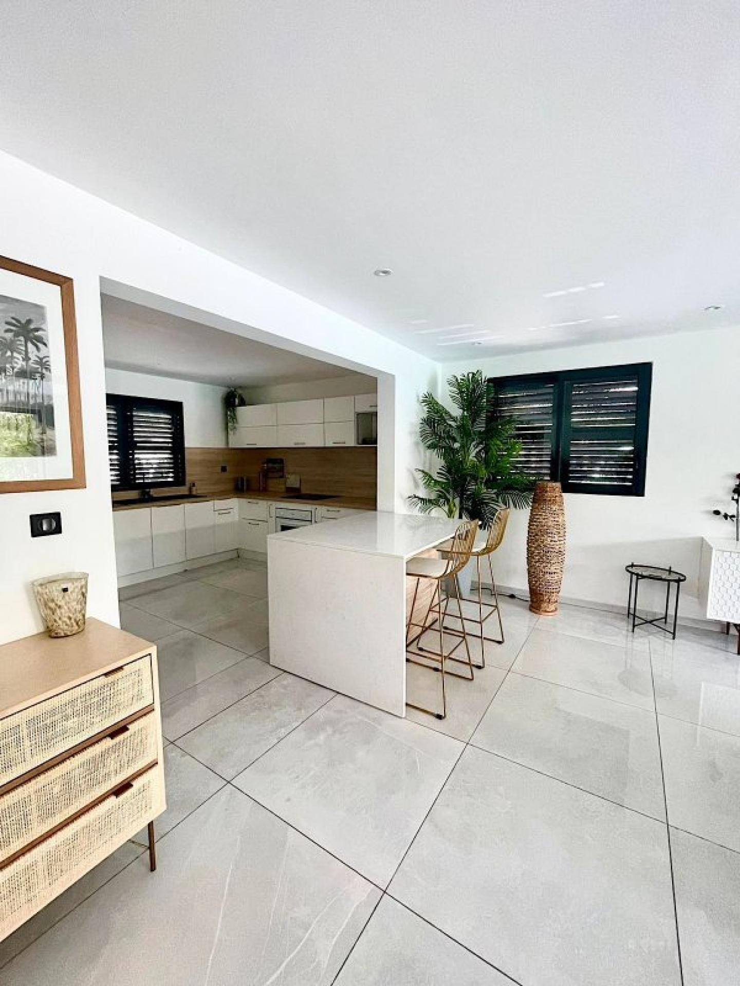 Photo 4 of the listing.