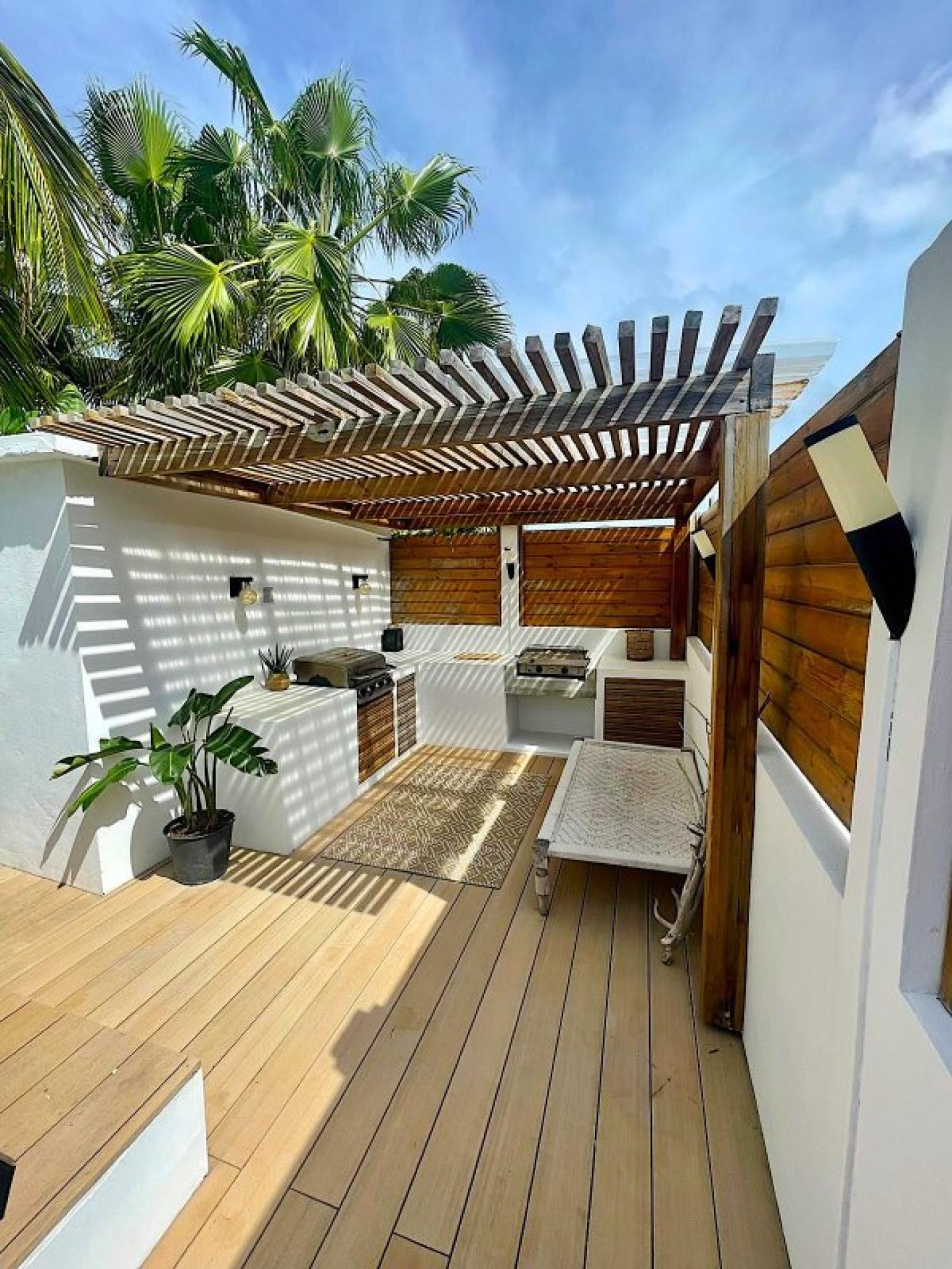 Photo 15 of the listing.