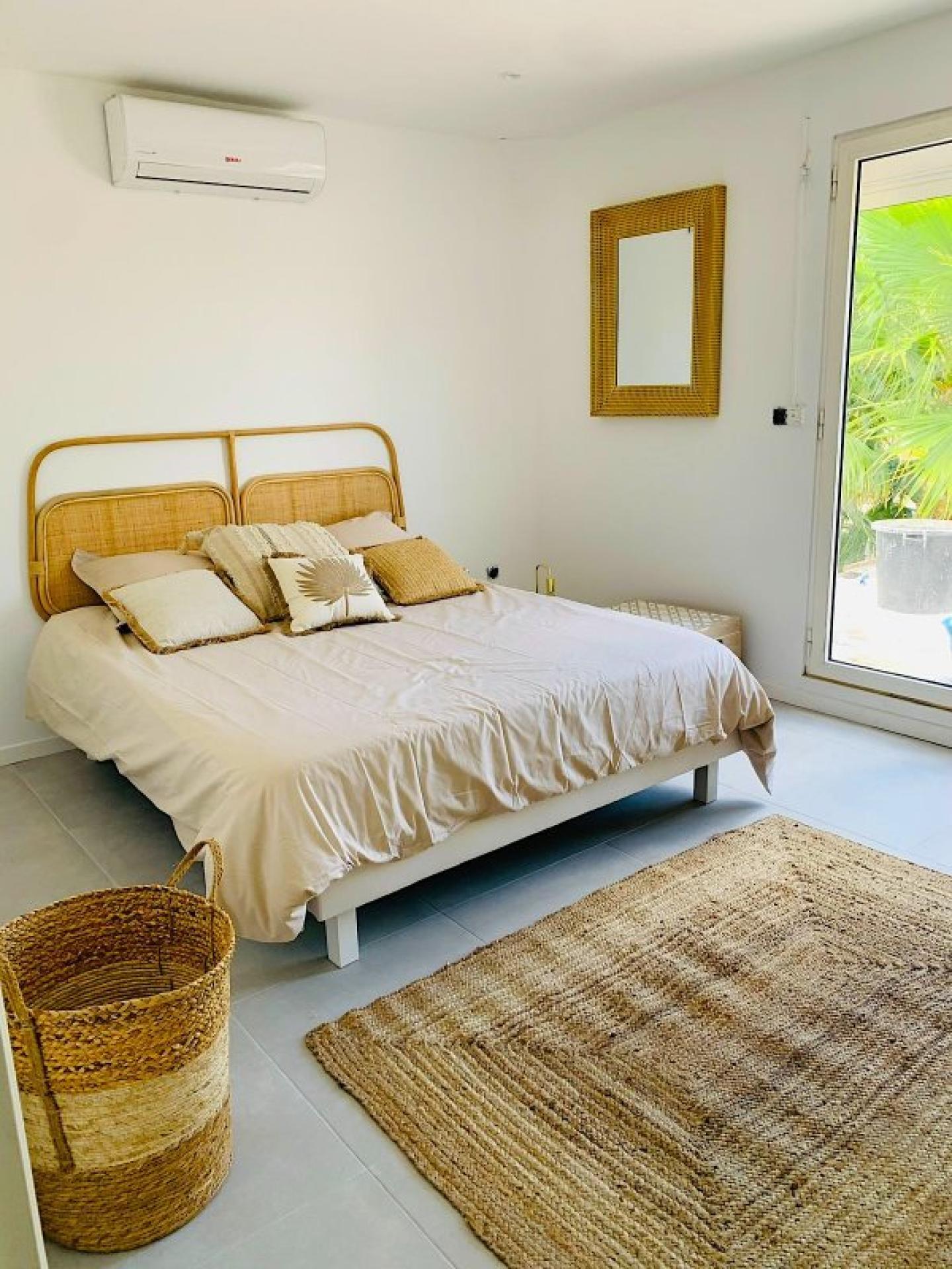 Photo 3 of the listing.