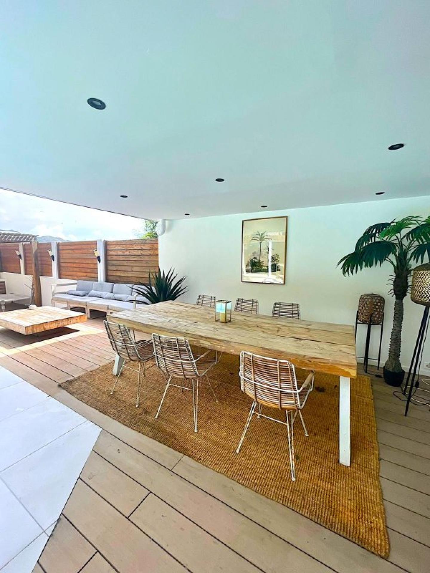 Photo 17 of the listing.