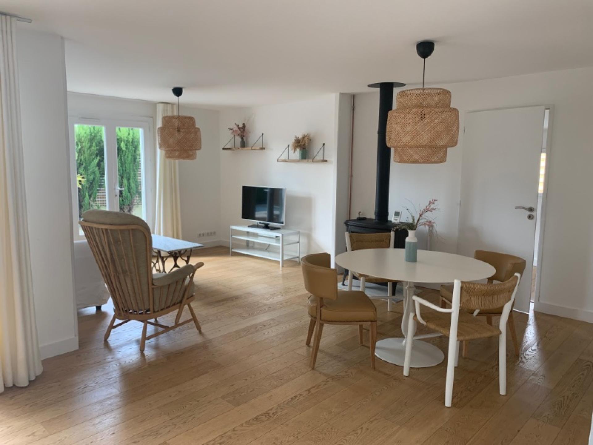 Photo 10 of the listing.