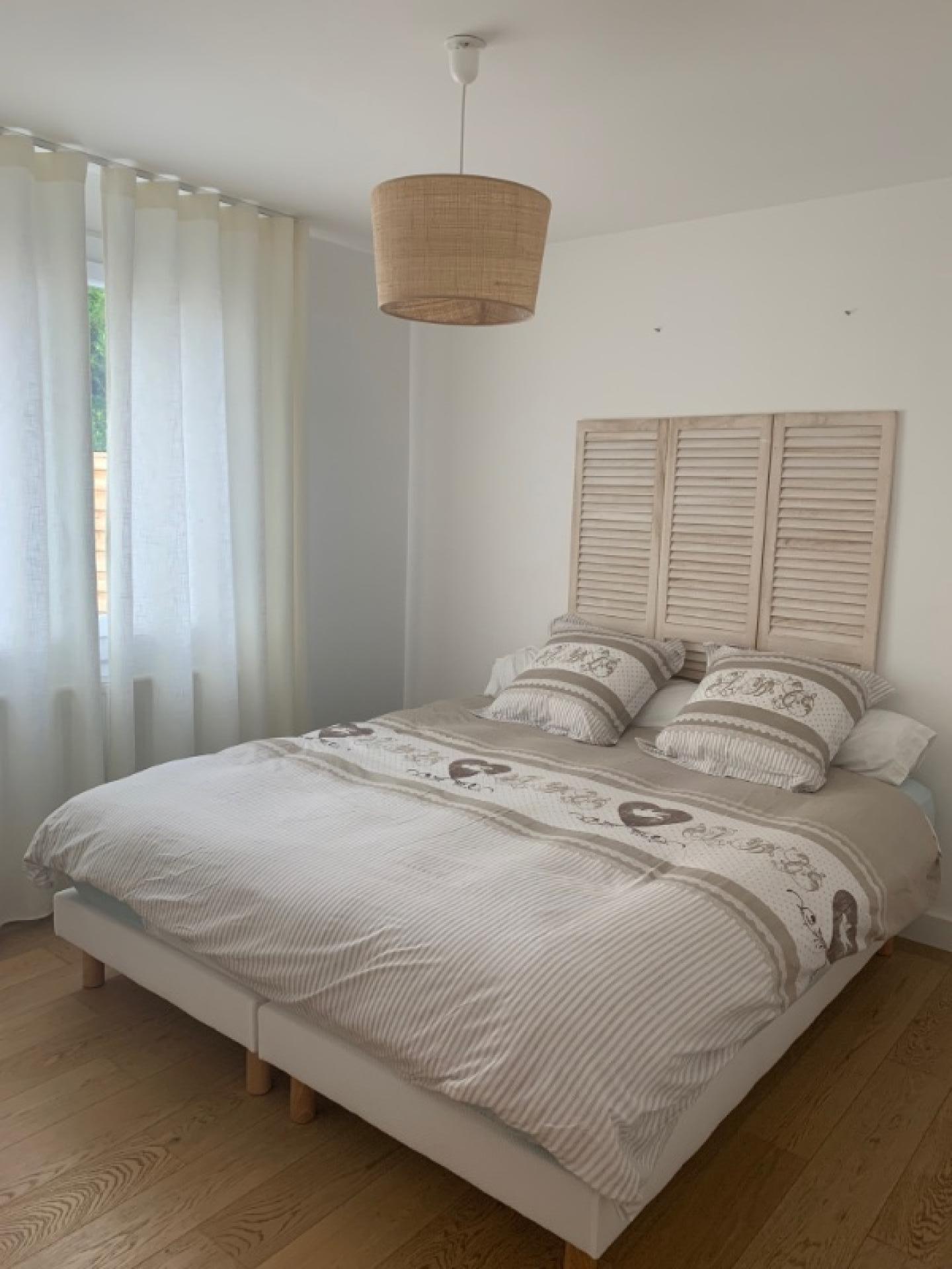 Photo 7 of the listing.