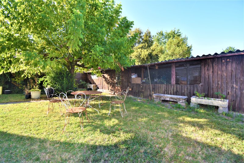 Photo 9 of the listing.