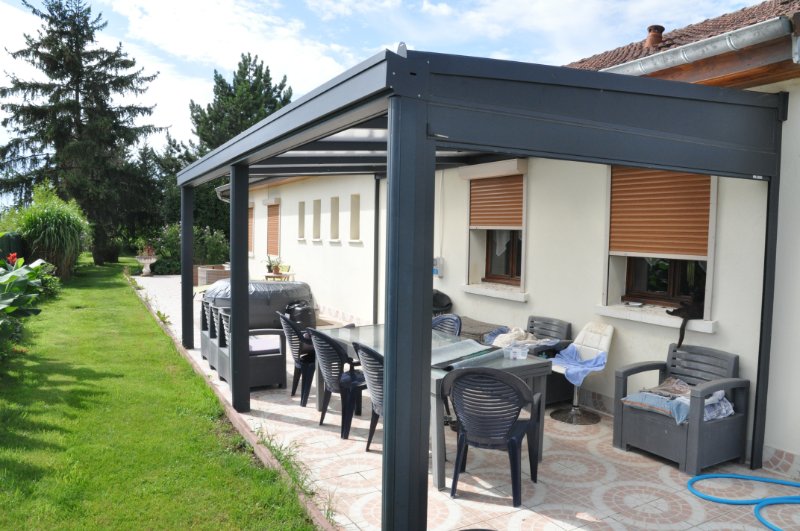 Photo 5 of the listing.