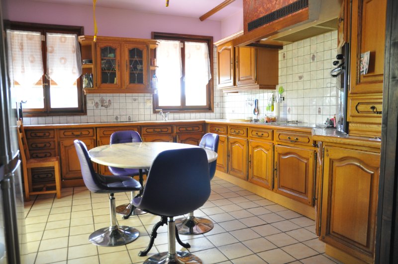 Photo 7 of the listing.