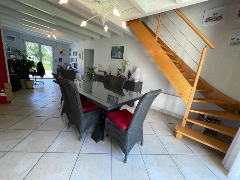 Photo 4 of the listing.