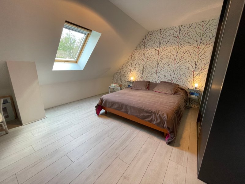 Photo 11 of the listing.