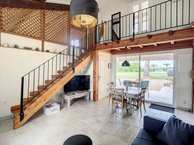 Photo 8 of the listing.