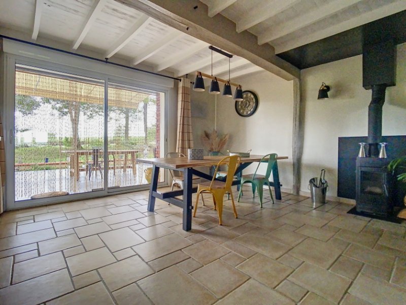 Photo 2 of the listing.